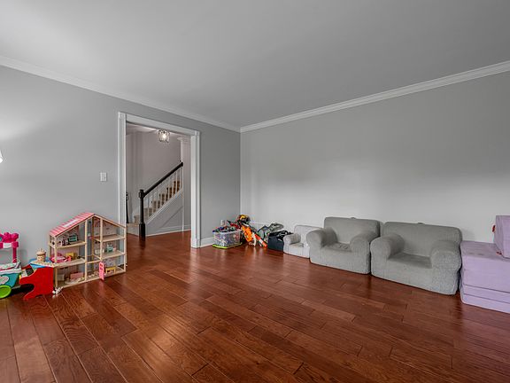 3rd image of 1036 Turnbridge Rd