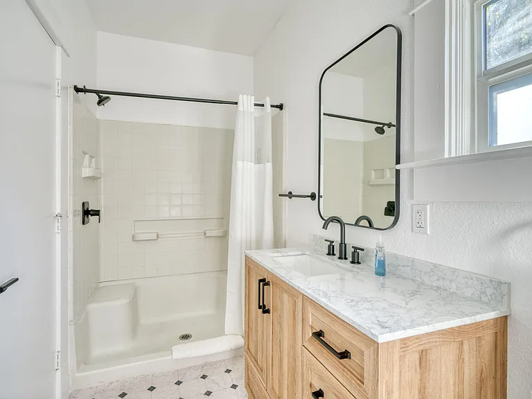S Water Ave — Photo 3