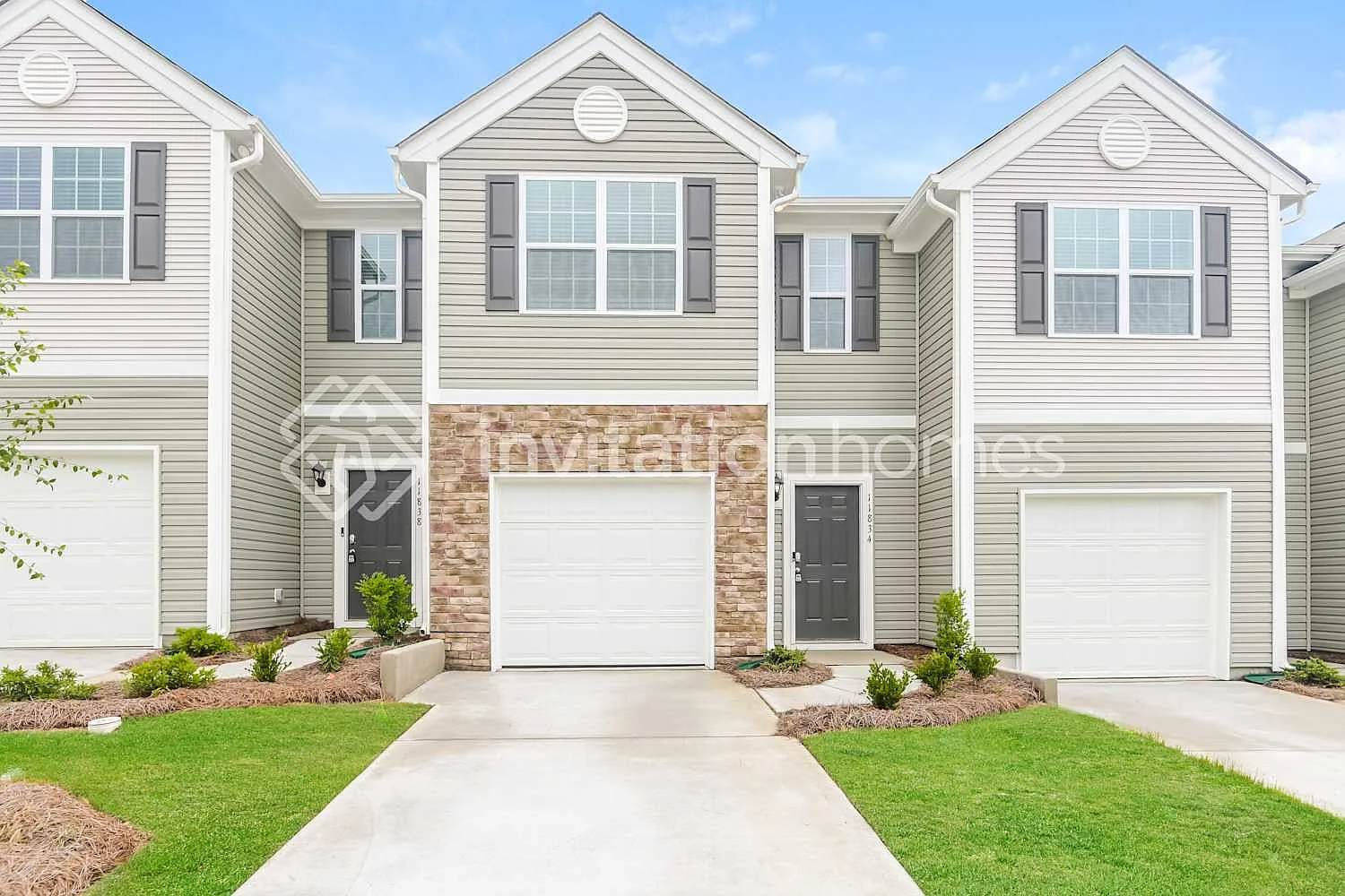 11834 Brier Village Ln Charlotte, NC 28262 — Photo 1