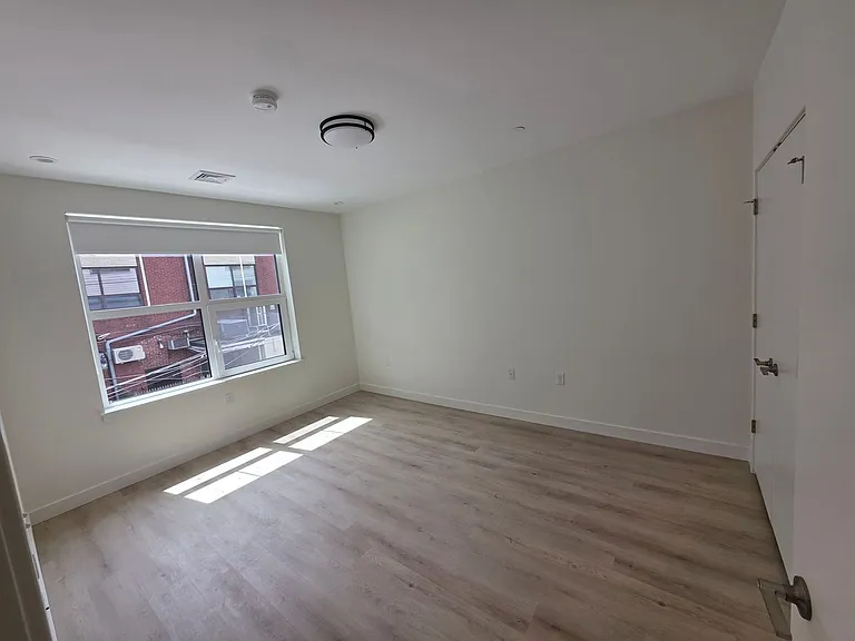 1151 Walnut St #204 — Photo 9