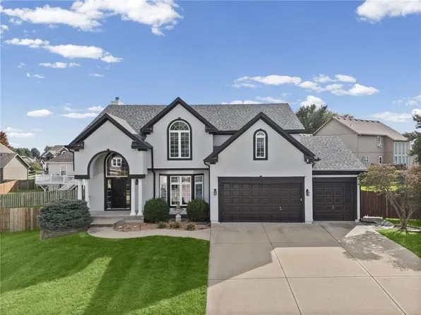 1703 NE 181st Ter, Smithville, MO 64089