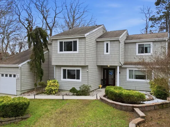 528 Holly Brook Dr, Galloway, NJ 08205