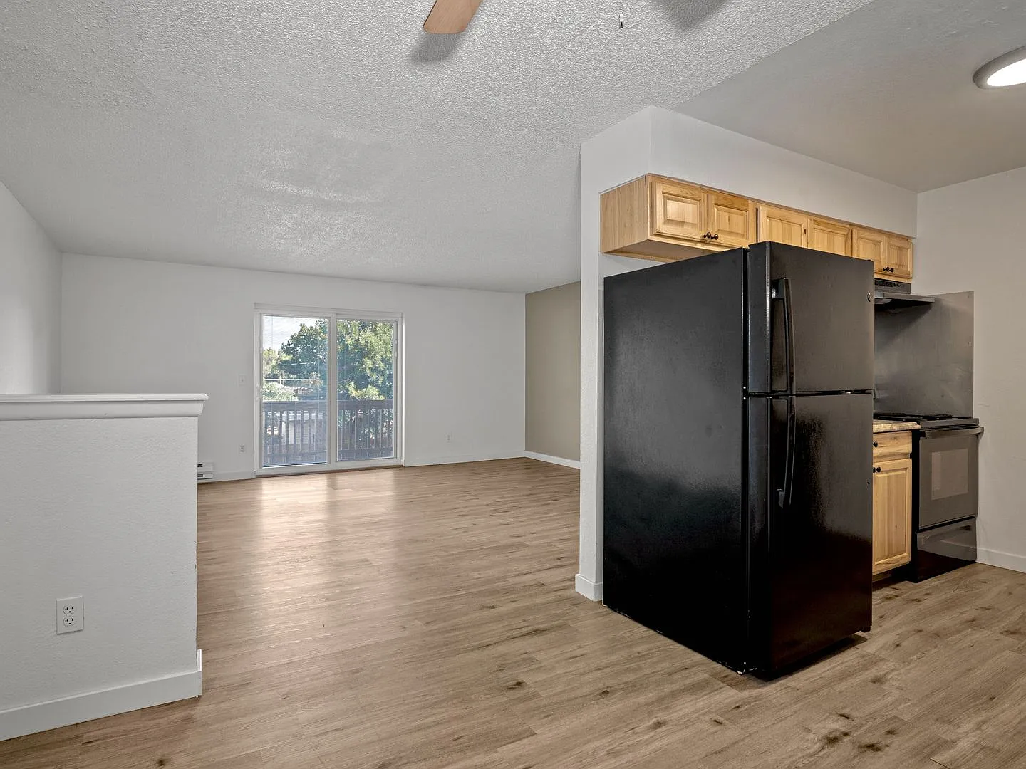 Spacious and Bright 2-Bedroom, Pet Friendly Apartment- Prime Location! — Photo 1