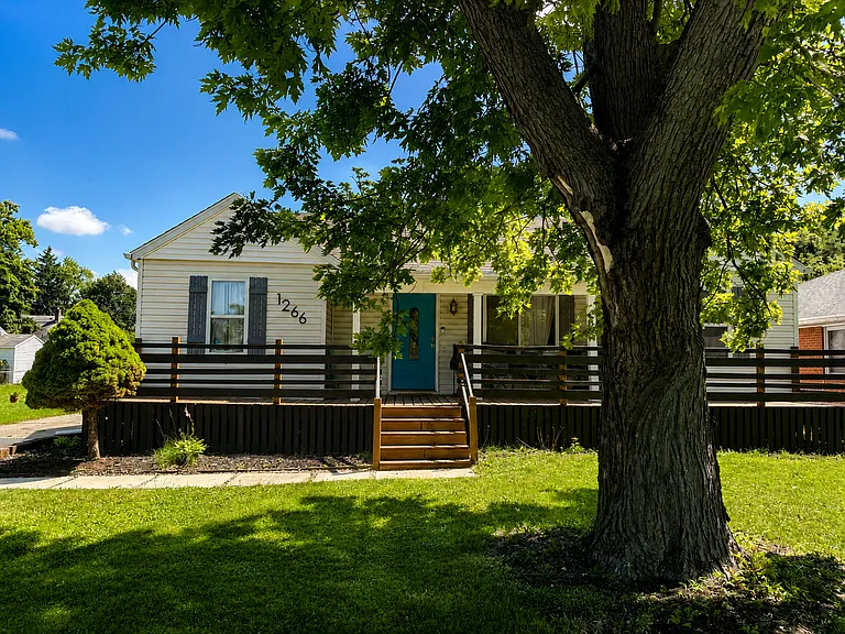 1266 Hugo Ave — Photo 15