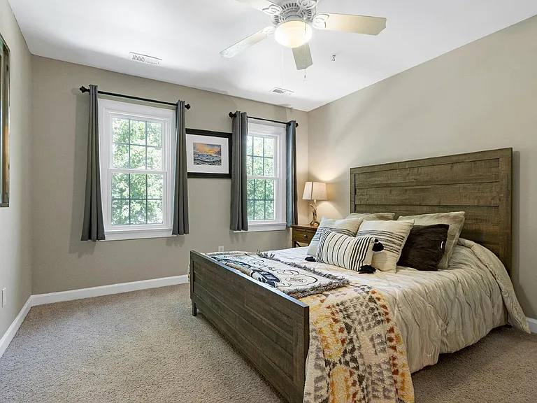 2711 Ashland Dr — Photo 31