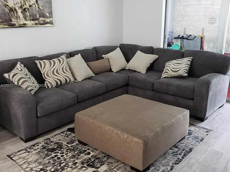 900 NE 12th Ave #302 — Photo 8