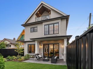 2256 E Pender St #2, Vancouver, BC V5L1X4