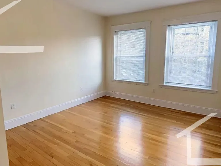 191 Winthrop Rd #7 — Photo 6