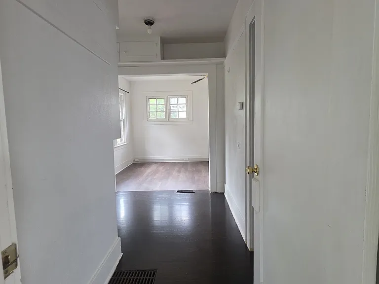 950 Capitol St NE — Photo 12