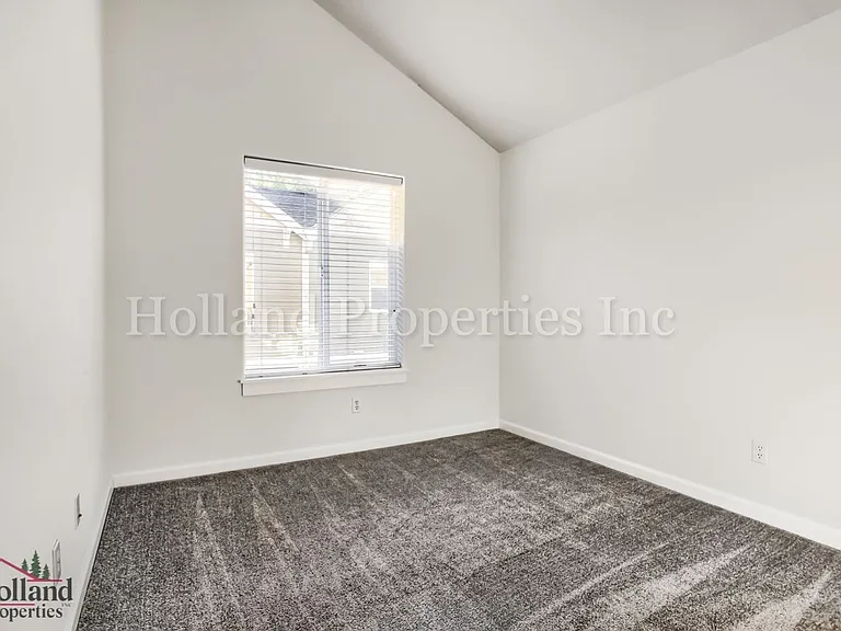 16028 SW Gage Ln — Photo 17