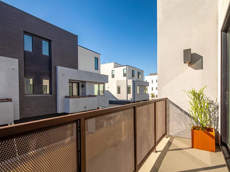 Mason — Photo 16