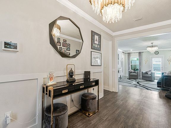5th image of 6076 Cherry Hill Cir