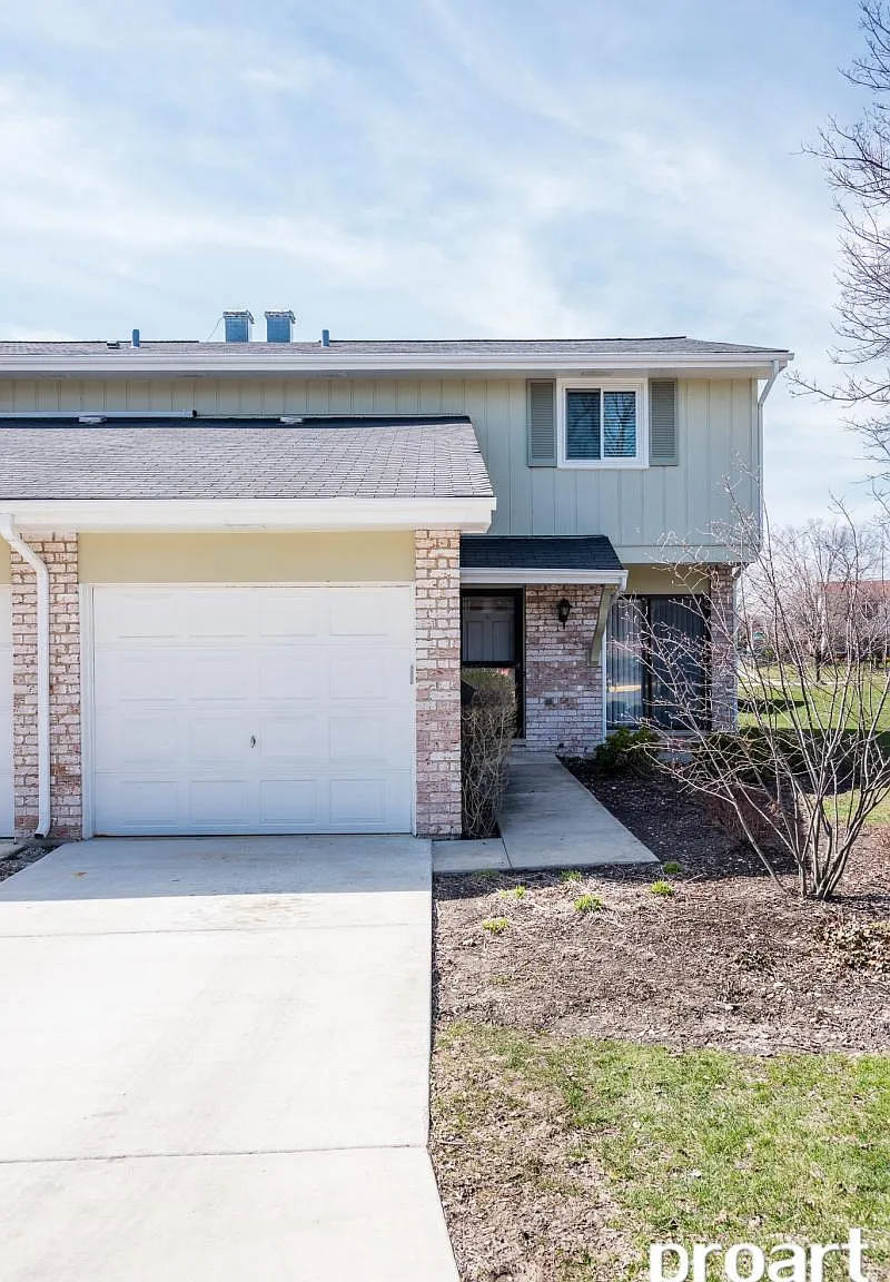 853 Heatherbrook Court — Photo 1