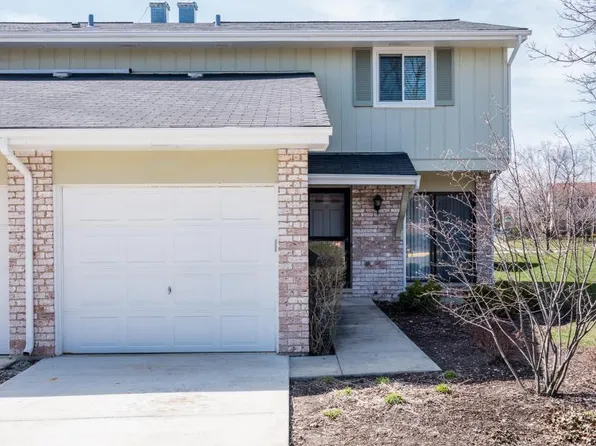 853 Heatherbrook Ct, Wheaton, IL 60189