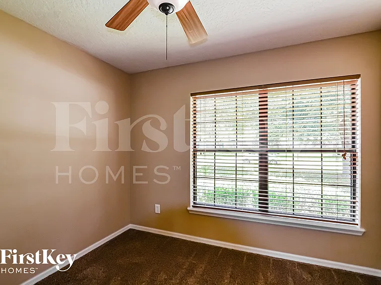 1521 Clapton Dr — Photo 13
