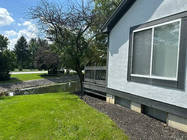 2 bed, 1026 sqft, $1,850 — Photo 2