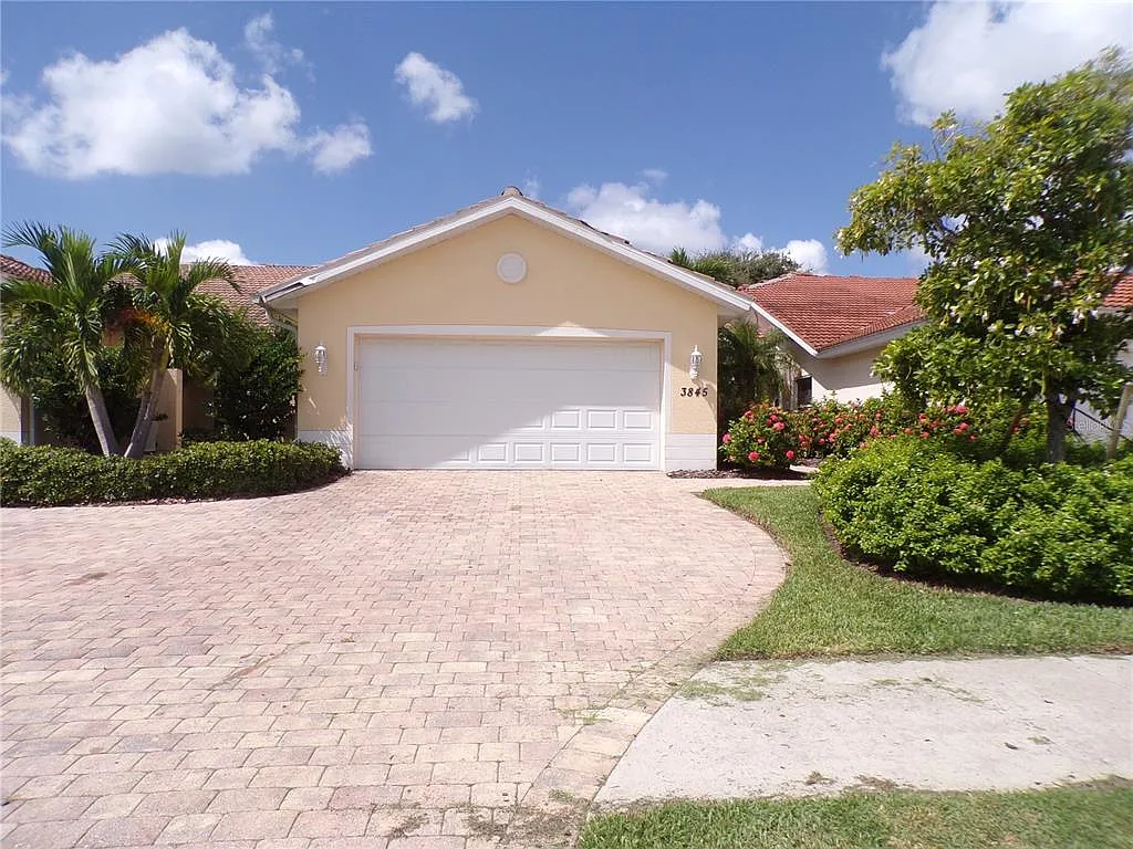 2 bed, 2.0 bath, 1451 sqft, $2,200 — Photo 1