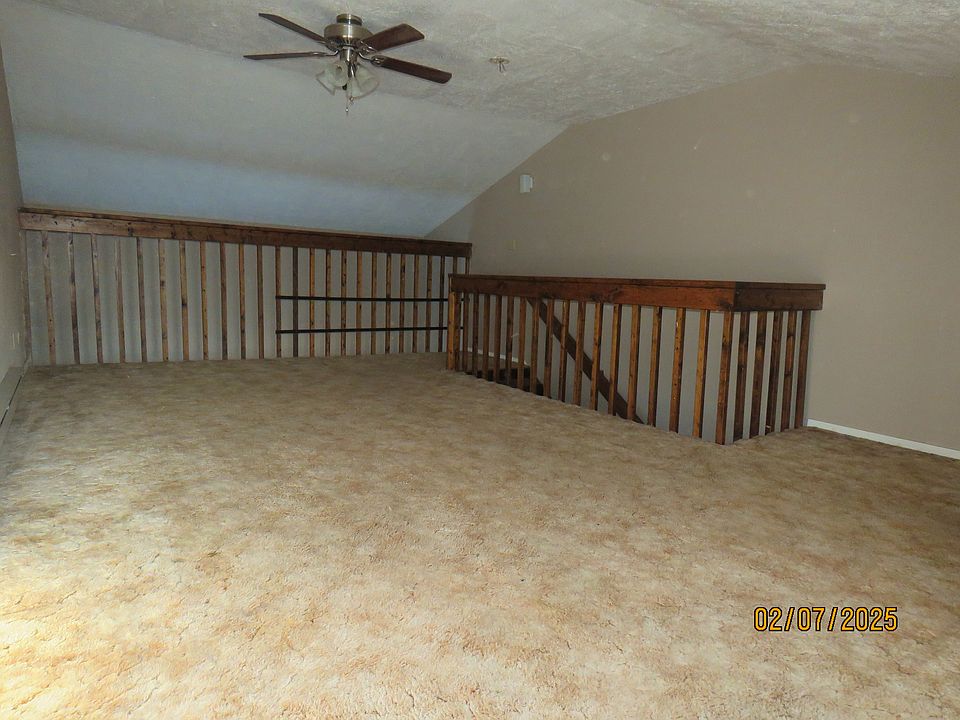 2nd image of 1009 W 16th St APT B