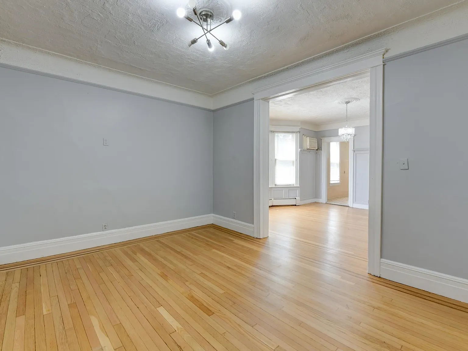 3 bed, 1.0 bath, $2,950 — Photo 1