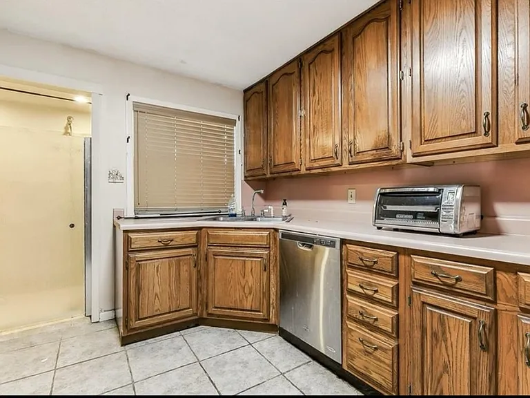1809 Stumpf Blvd — Photo 3