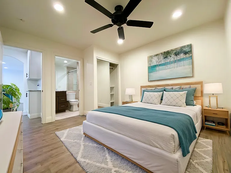 5513 Fulcher Ave #11 — Photo 6