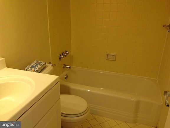 2nd image of 522 21st St NW APT 307