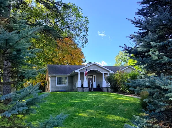 5112 Willow Ln, Minnetonka, MN 55345