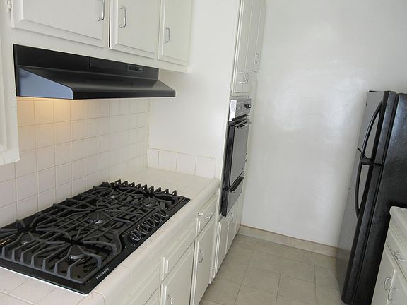 5th image of 1400 N Fairfax Ave #7