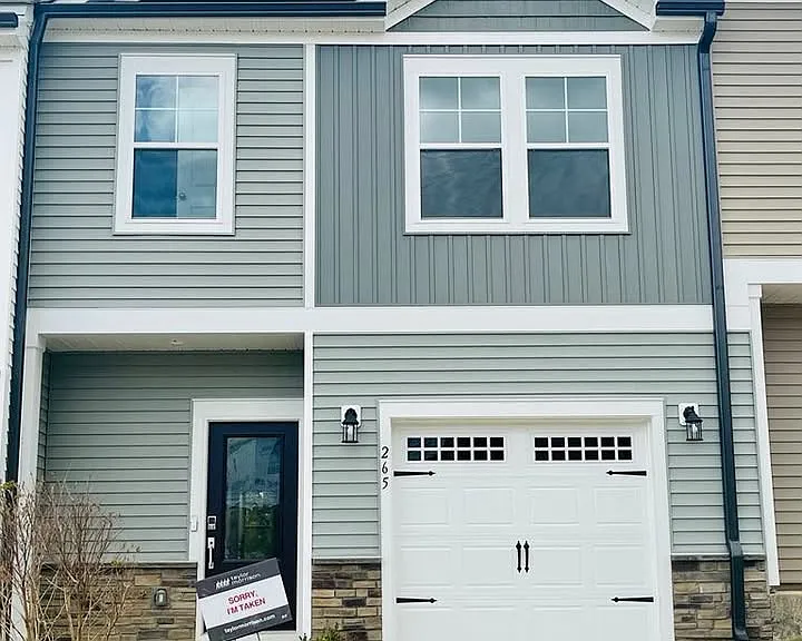 265 Hank Way — Photo 1
