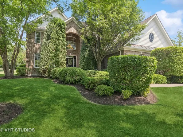 9750 Stonecastle Ln, Crystal Lake, IL 60014