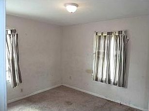 4th image of 35 S Rosemere Ave