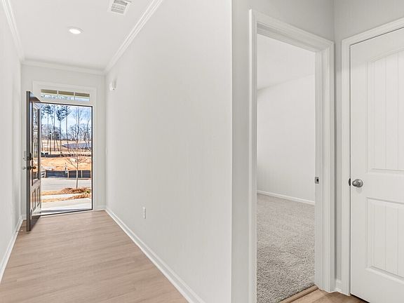 3rd image of 30 Rye Ter