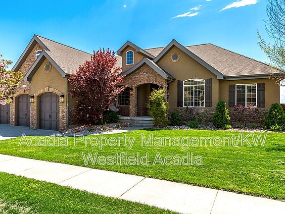 3rd image of 5009 N Ravencrest Ln