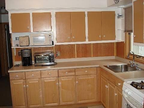 3rd image of 214 Pacific St