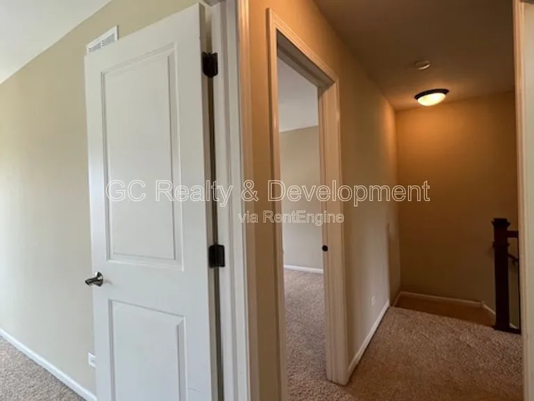 498 Grosvenor Ln — Photo 24