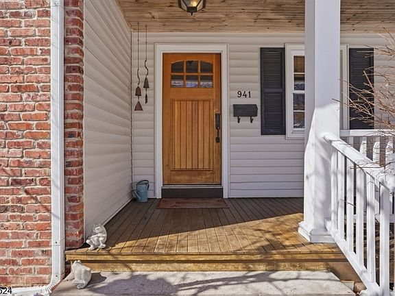 2nd image of 941 Harding St