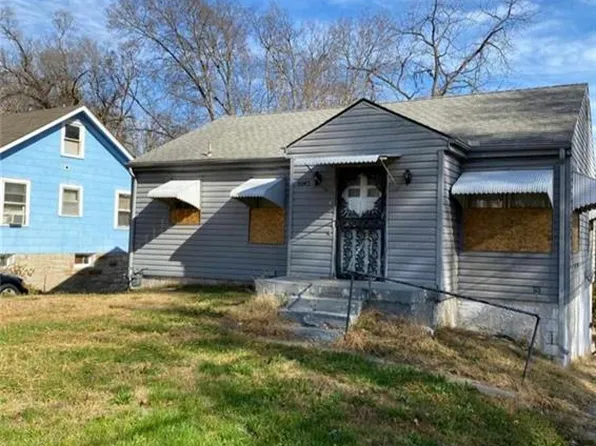 6045 Agnes Ave, Kansas City, MO 64130