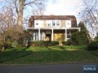 216 Rutgers Pl, Nutley, NJ 07110