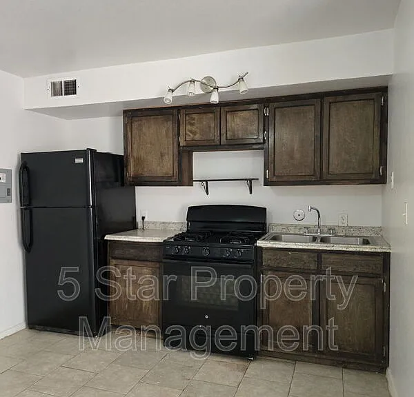 1654 Exeter Dr #4 — Photo 4