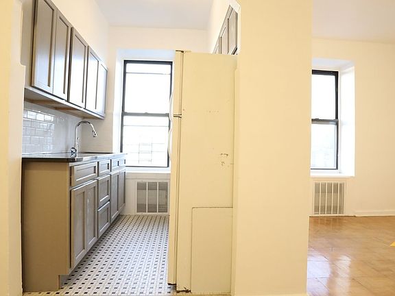 3rd image of 43 Saint Nicholas Ave #2L