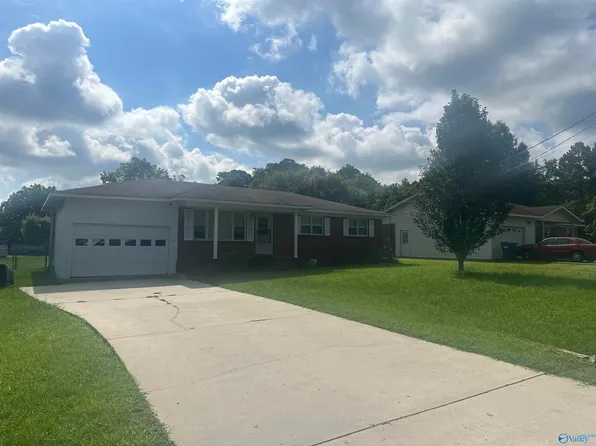 902 S Edmondson St, Albertville, AL 35950