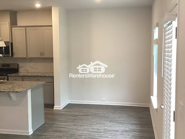 1132 Chastain Dr — Photo 6