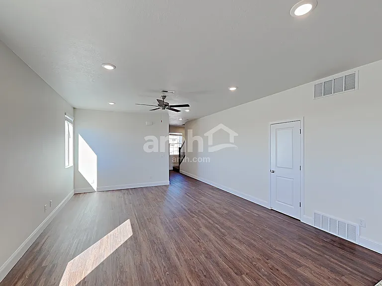 2711 W 3400 S — Photo 7
