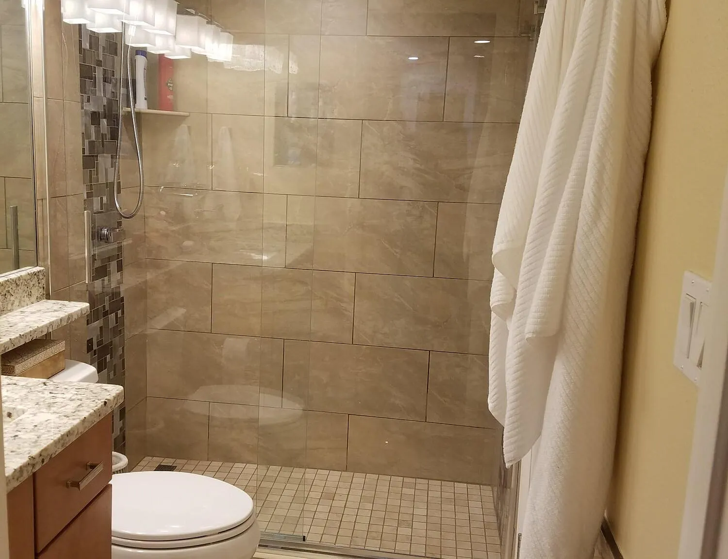 1 bed, 1.0 bath, 860 sqft, $3,300 — Photo 4