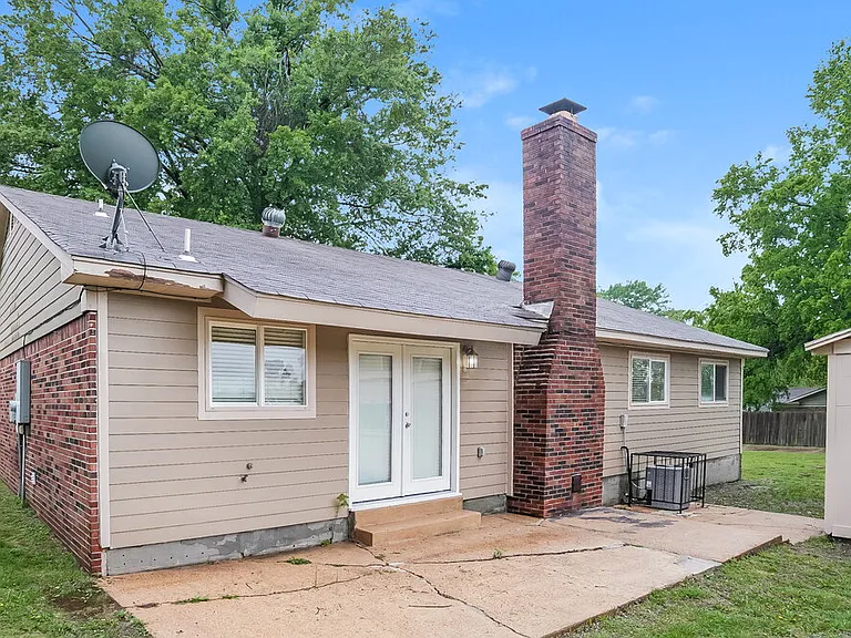 732 Charter Oak Dr — Photo 15