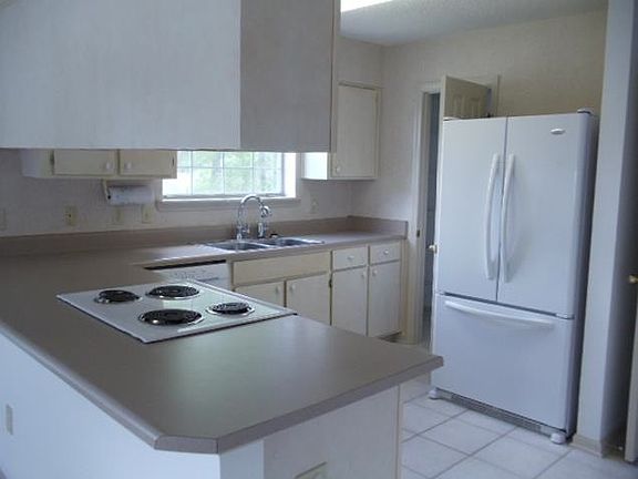 5th image of 2433 Silver Palm Ln