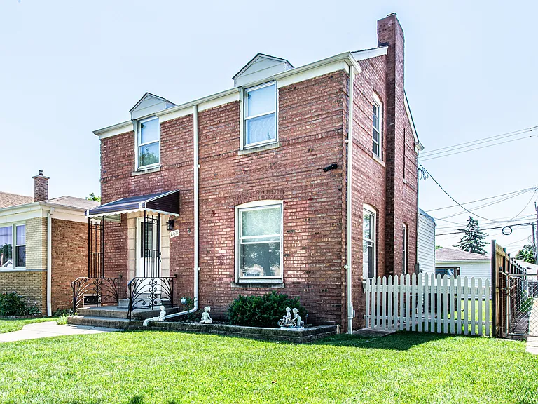 6611 W Foster Ave — Photo 40