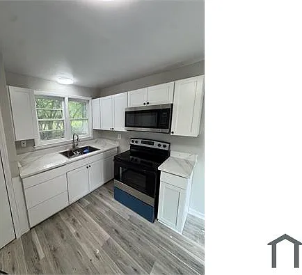 708 Trinity Pl — Photo 1
