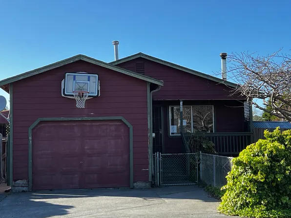1852 Wavecrest Ave, McKinleyville, CA 95519