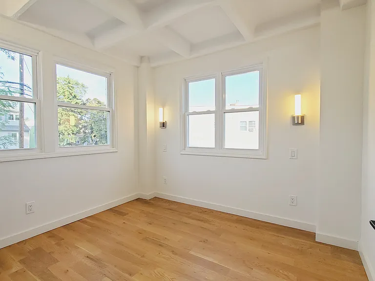 100 Chestnut St #2 — Photo 3